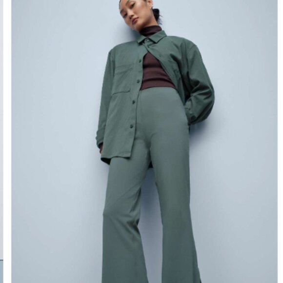 Lululemon High-Rise Flared Pant – Dark Forest – Size 4 - Picture 4 of 12